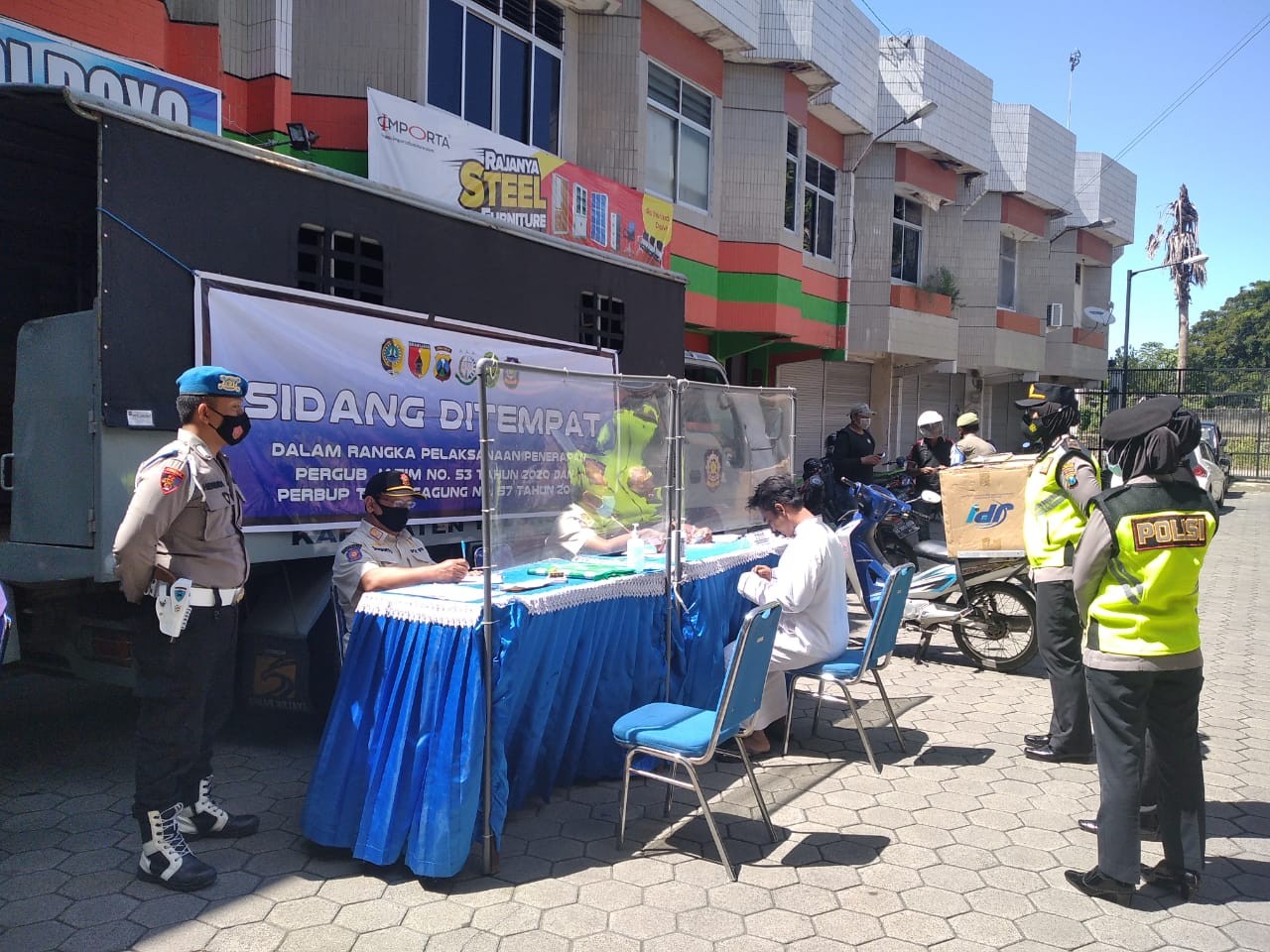 Di Depan Ruko Jepun Nirwana, Satgas Covid 19 Tulungagung Menjaring 6 Pelanggar Dalam Ops Yustisi