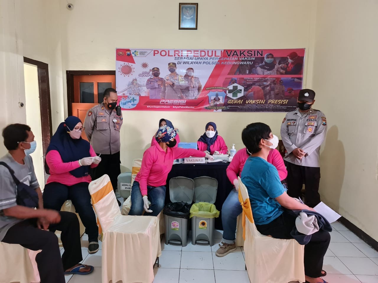 Canangkan Polri Peduli Vaksinasi, Polsek Kedungwaru Diserbu Ratusan Warga