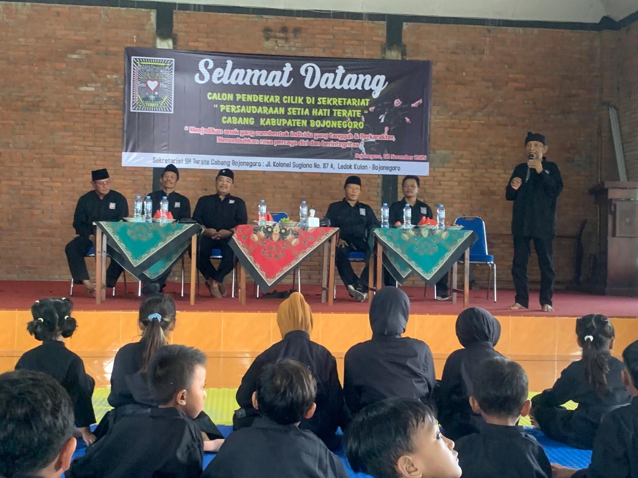SH Terate Kenalkan budaya Pencak Silat Pada Anak