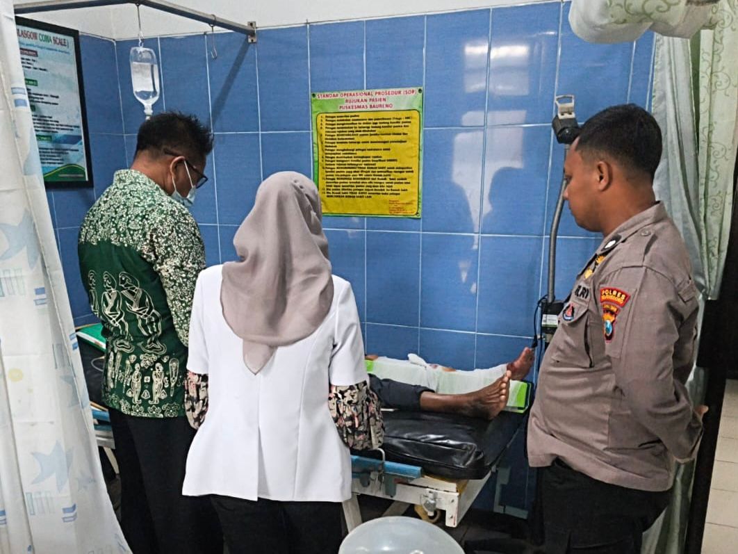 Tabrakan Motor dan Grandmax di Bojonegoro, Pemotor Lansia Patah Tulang