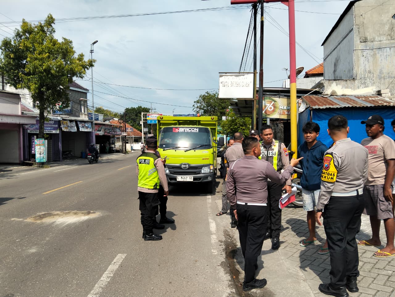 Diduga Oleng ke Kanan, Pelajar Tewas Tertabrak Truk di Bojonegoro