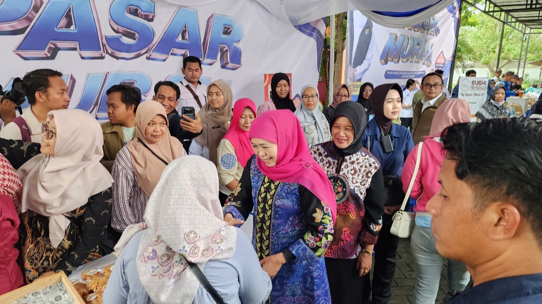 Khofifah Tegaskan Pasar Murah Bukan Kompetitor Pasar Tradisional