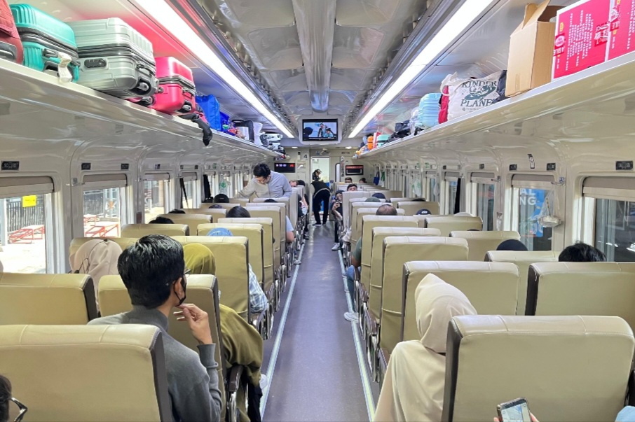 Jelang Nataru, PT KAI Obral Diskon Untuk Tiket Ekonomi