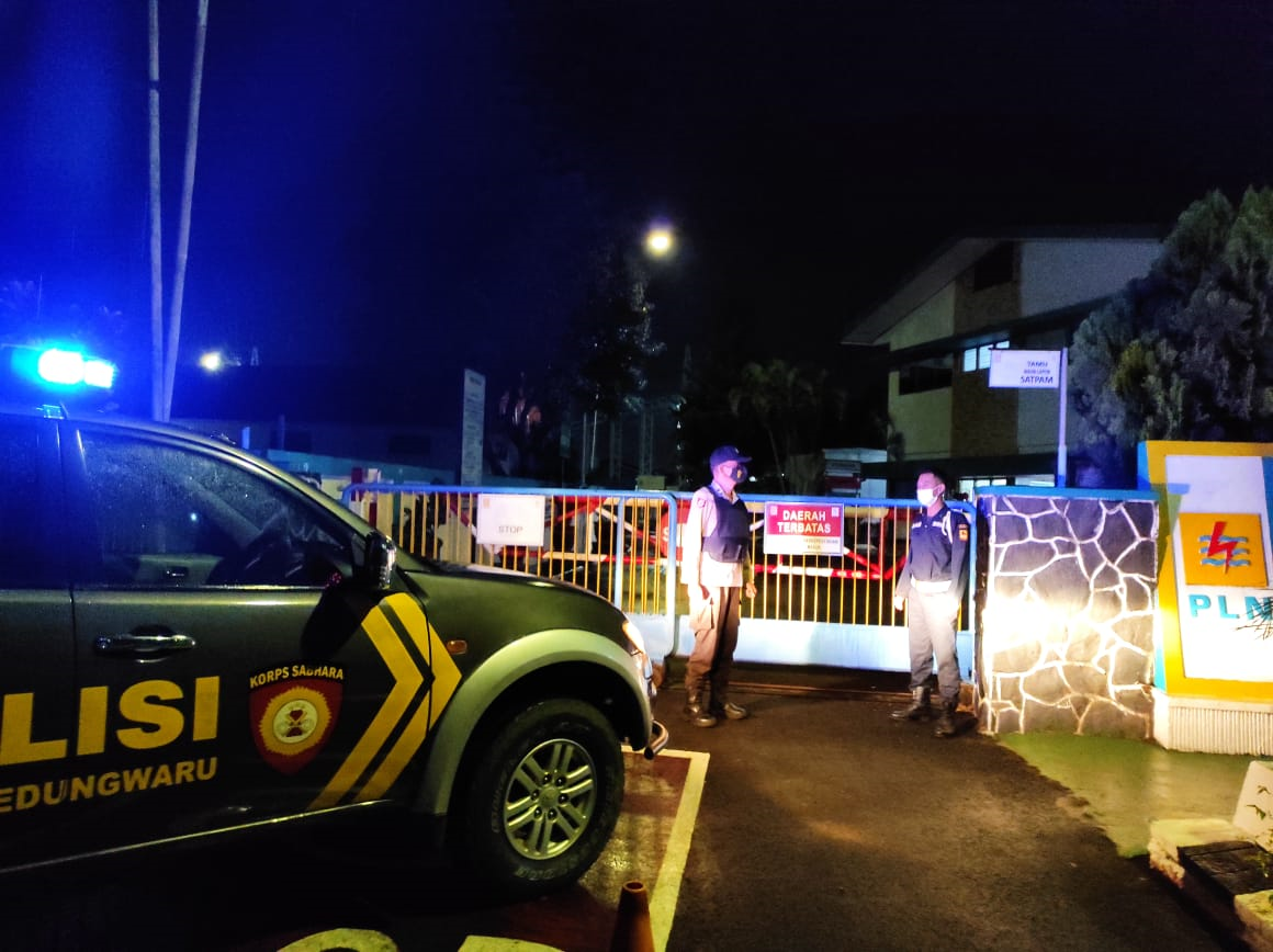 Patroli Malam, Polsek Kedungwaru Sambangi Gardu Induk PLN