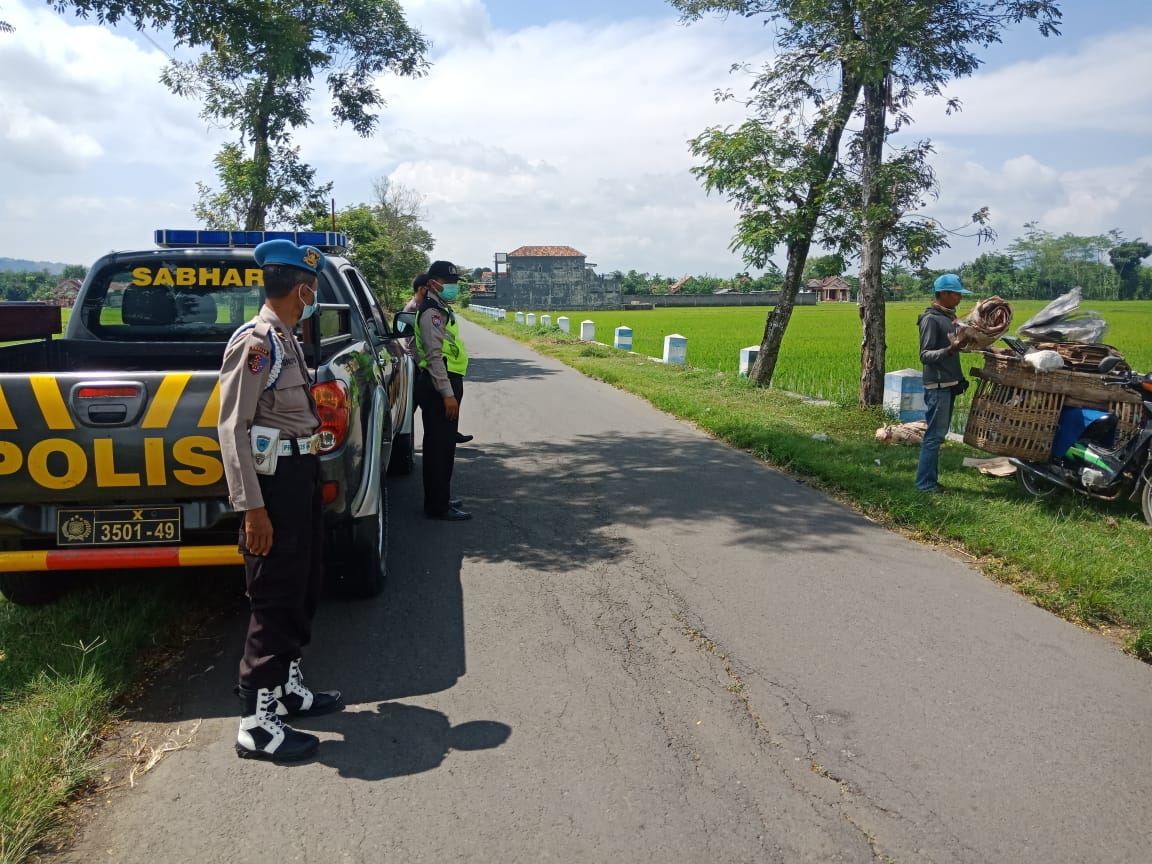 Anti Sipasi Tindak Kejahatan Siang Hari, Patroli Polsek Pakel Sisir Jalur Rawan