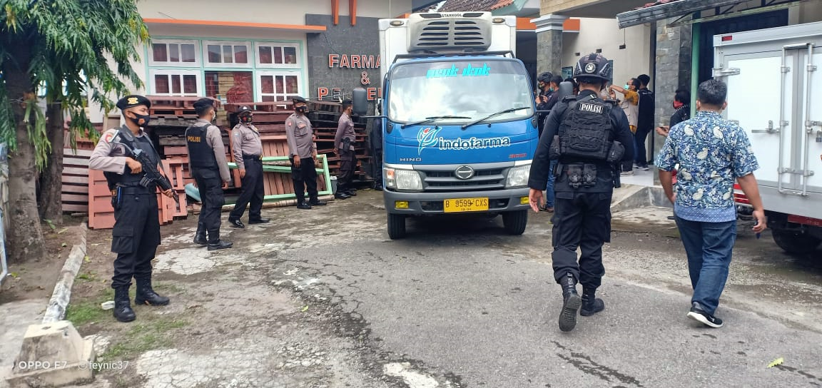 Amankan Jalur Distribusi Vaksin, Polres Tulungagung Siagakan 92 Personil