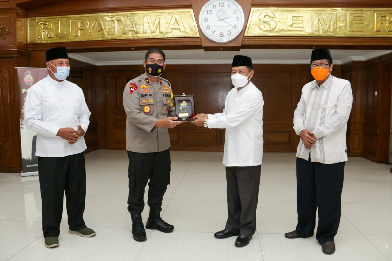 Upaya Menangkal Covid-19 Dan Radikalisme Di Masjid