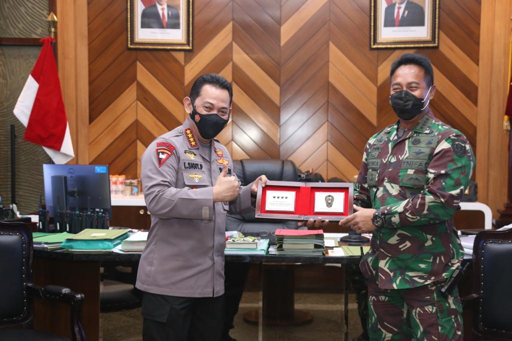 Rangkaian Kunjungam Kehormatan ke Lembaga Negara. Kapolri Kunjungi KSAD 