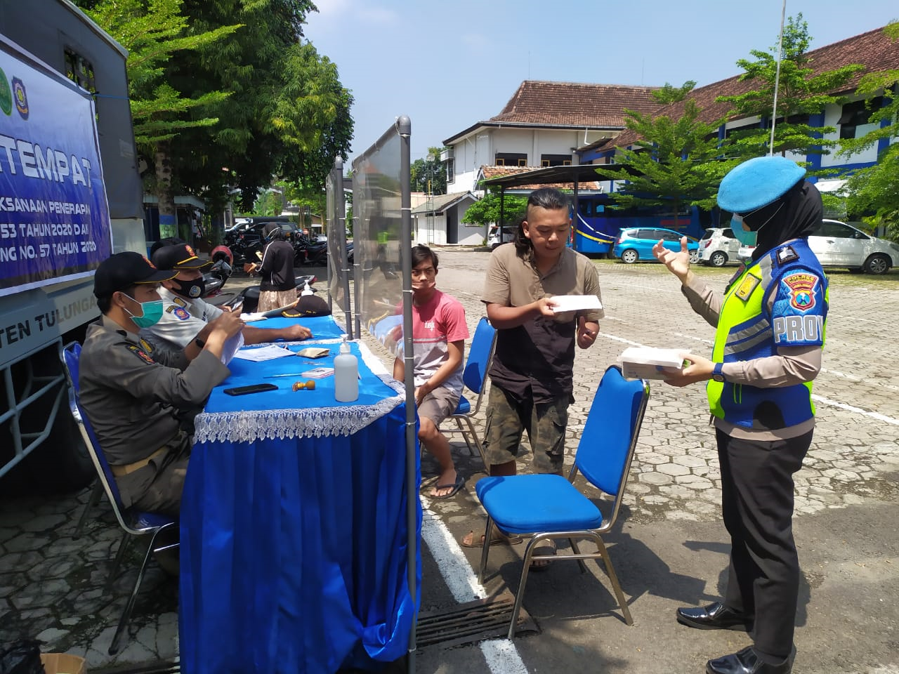 Di Depan Kampus PGRI, Satgas Covid 19 Tulungagung Menjaring 11 Pelanggar Dalam Ops Yustisi