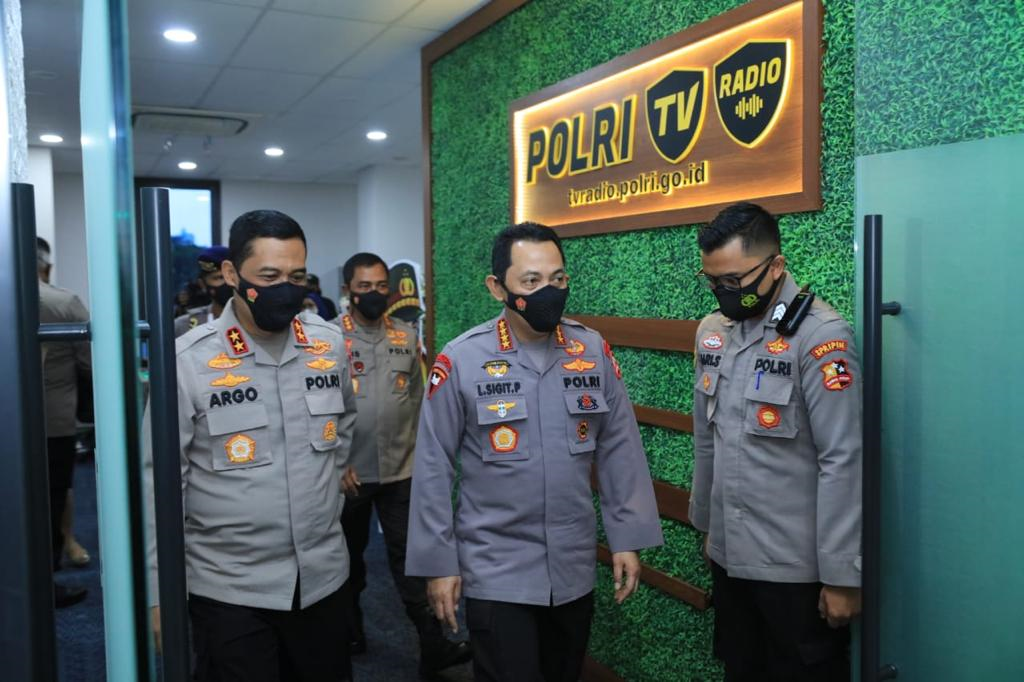 Launching Polri TV-Radio, Kapolri : Agar Lebih Dekat Dan Memberi Edukasi Masyarakat