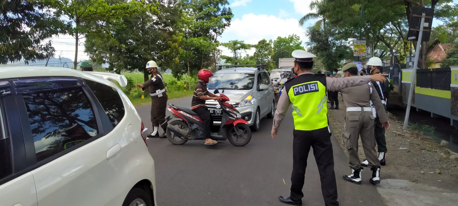 Di Depan SMP 1 Kauman, Satgas Covid 19 Tulungagung Menjaring 10 Pelanggar Dalam Ops Yustisi