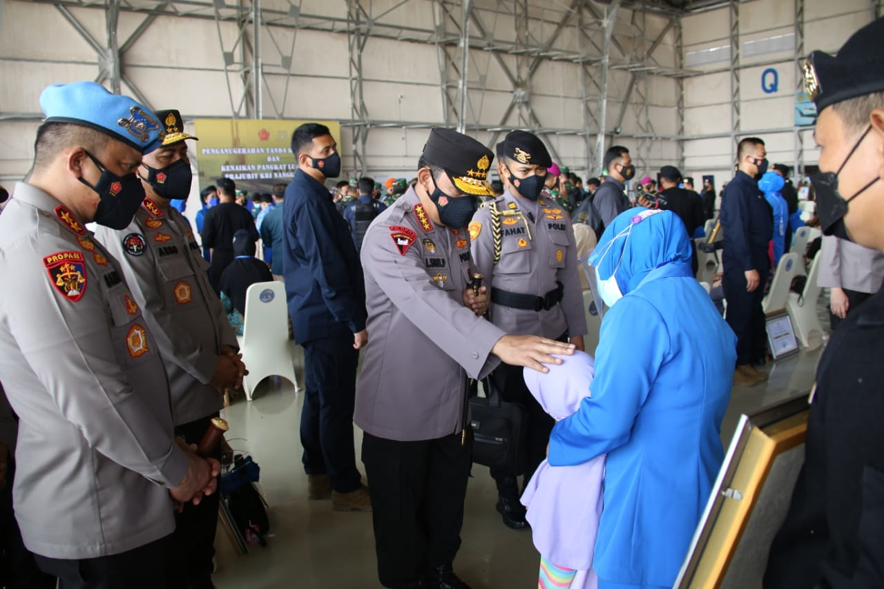 Kapolri Tawarkan Anak Prajurit Awak Nanggala 402 Jadi Polisi 