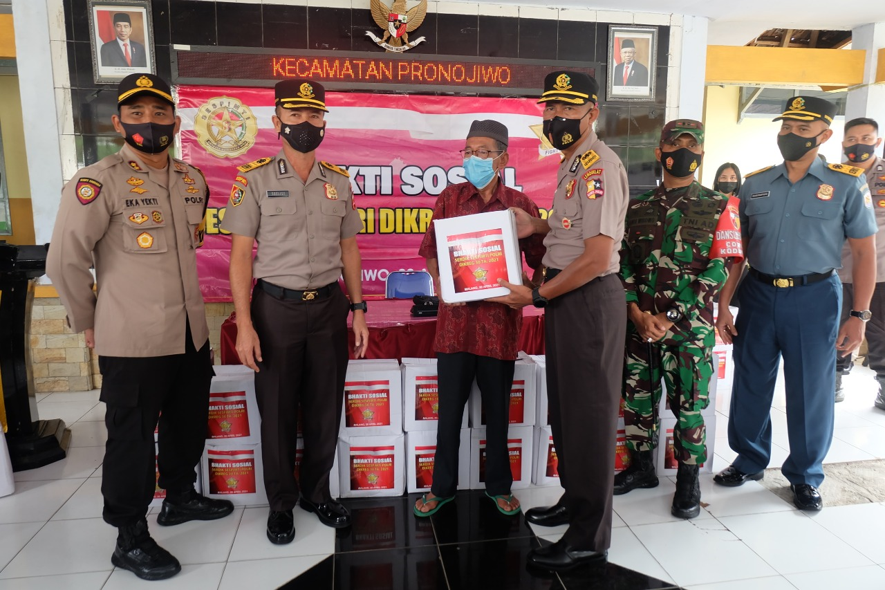 Serdik Sespimti 30 Gelar Bhakti Sosial Kepada Warga Terdampak Gempa di Lumajang