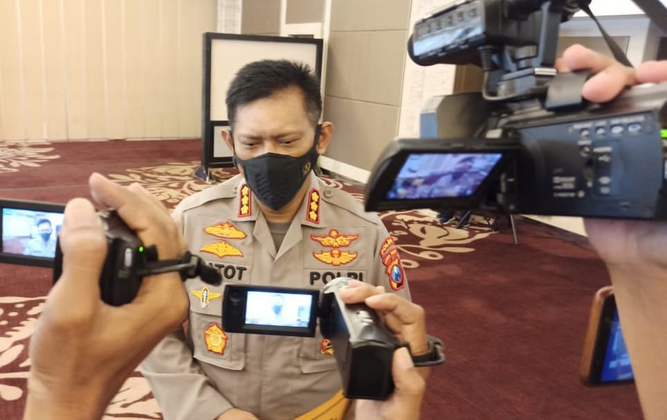 Polisi Bantu Teruskan Aspirasi Pria Pembawa Poster Saat Kunjungan Presiden di Blitar 