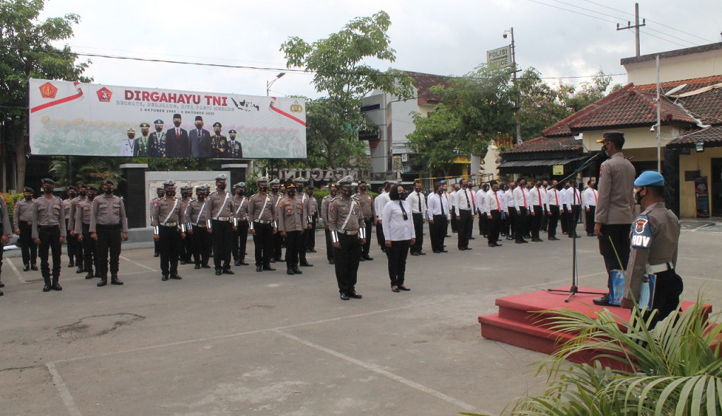 Pimpin Apel Pagi, Wakapolres Tulungagung Tekankan Selalu Pedomani Tribrata dan Catur Prasetya Polri 