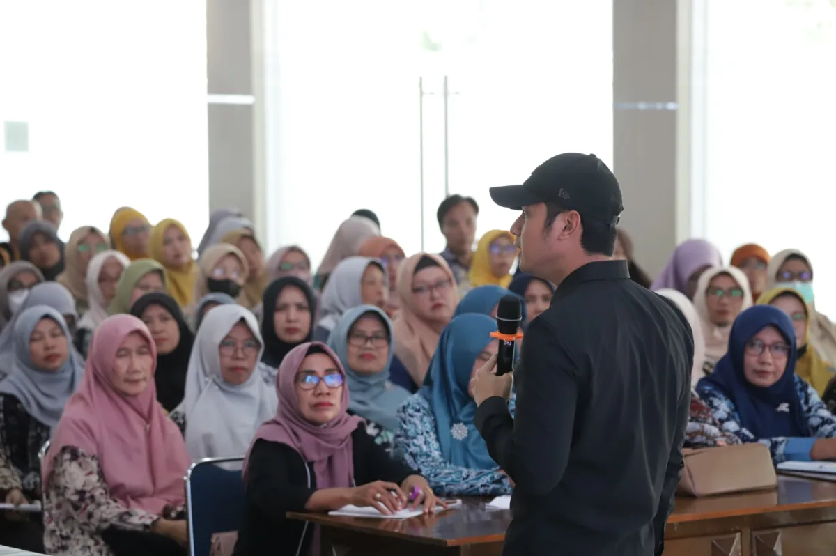 Mas Lindra Dorong Pemerataan Pendidikan, Aktifkan Kembali Sekolah yang Berhenti Beroperasi