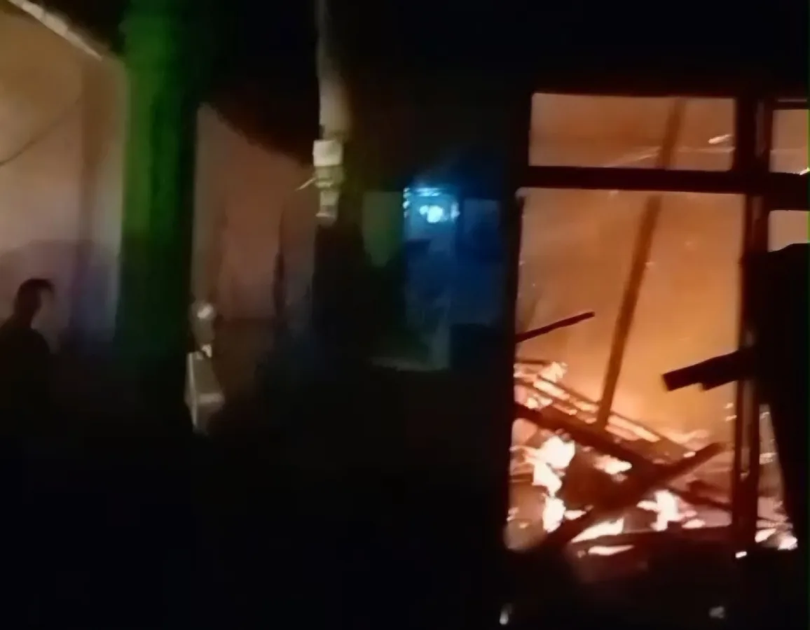 Diduga Korsleting Listrik, Rumah Petani di Bojonegoro Ludes Terbakar