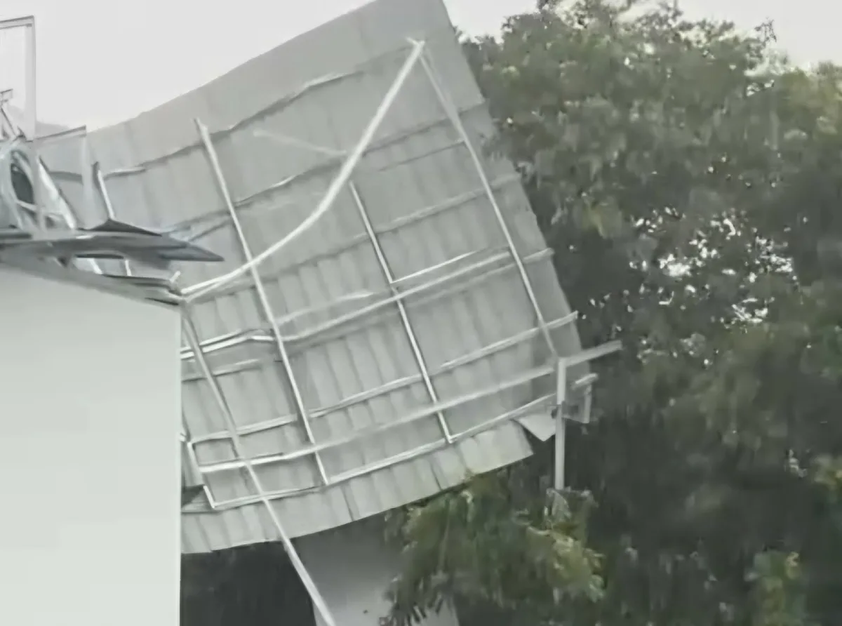 Gedung SPPG Belum Beroperasi di Bojonegoro Roboh Diterjang Angin Kencang!