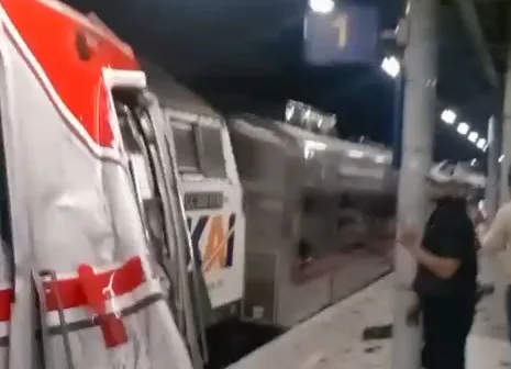 KA Argo Bromo Tabrak KRL di Stasiun Bekasi, KAI Fokus Evakuasi Korban