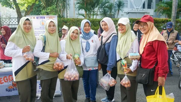 Wabup Bojonegoro 'Serbu' CFD Alun-Alun, Ajak Warga Borong Telur Gayatri untuk Cegah Stunting