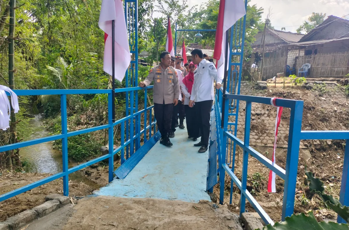 Jembatan Merah Putih Presisi, Kolaborasi Polres-Pemkab Tuban Akhiri Penantian Warga Pelosok Tuban