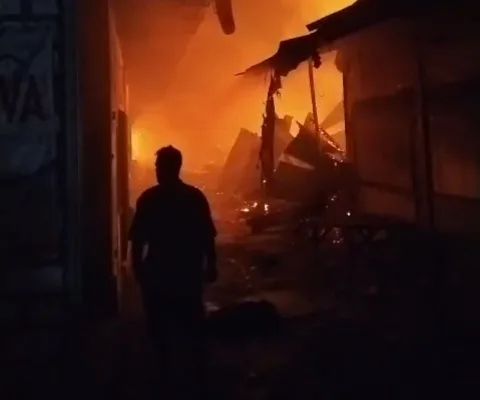 Pasar kota Tuban Terbakar Jelang Subuh