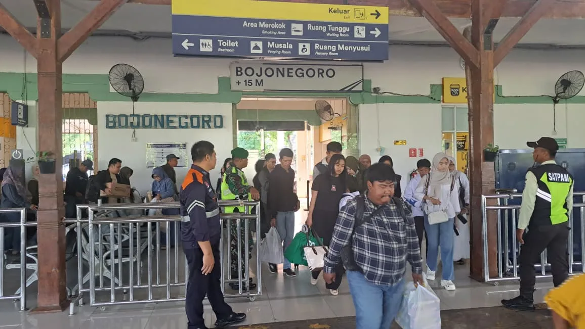 Stasiun Bojonegoro Catat Kenaikan Penumpang di Masa Angkutan Lebaran 2026