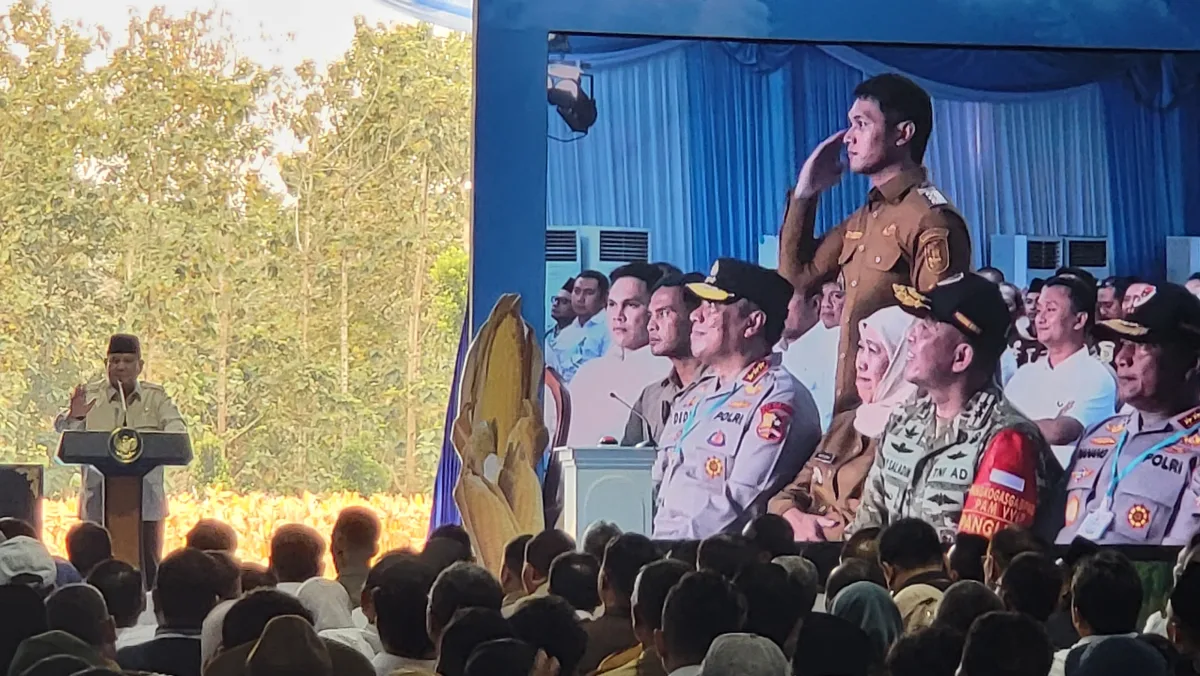 Prabowo Kelakar Senggol Nama Bupati Tuban Saat Panen Raya: Halindra, Bukan Gerindra Kan?