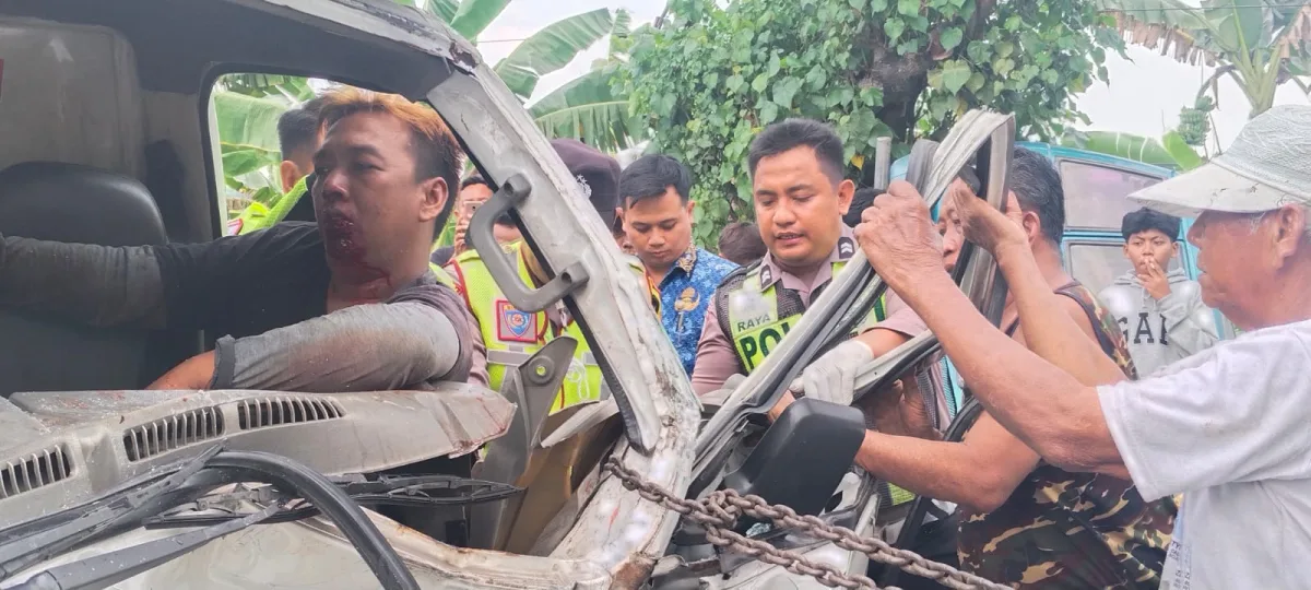 Traga Vs Panther Hingga Terguling di Jalur Bojonegoro-Cepu, 4 Orang Luka