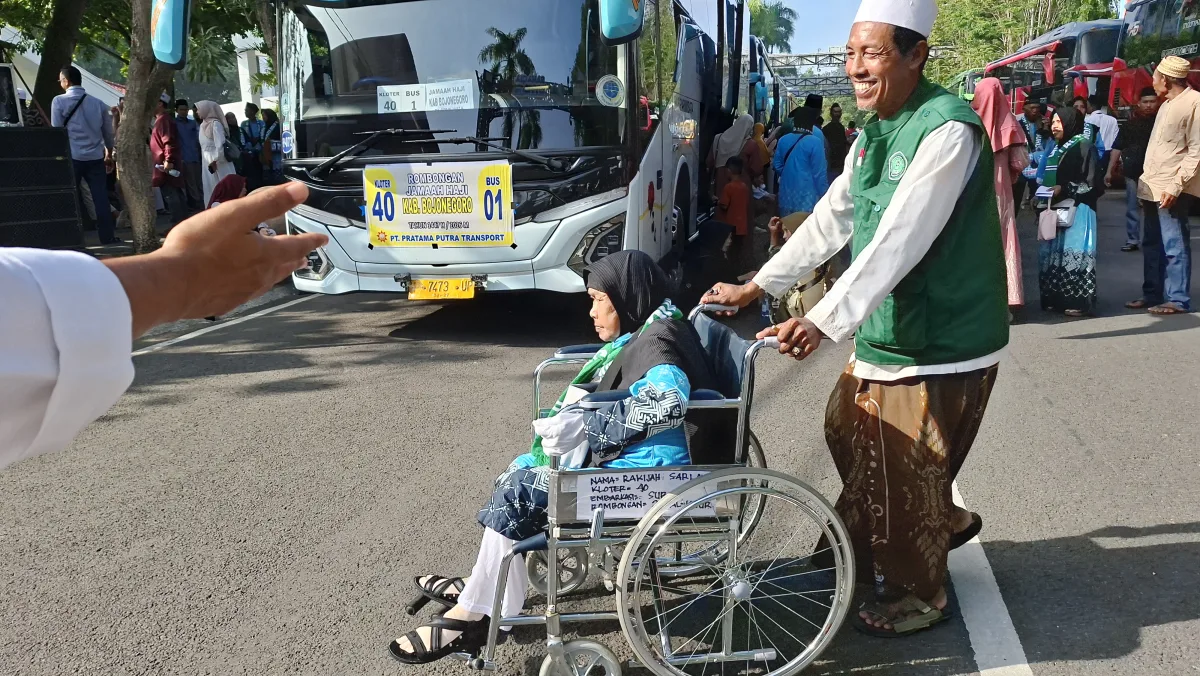 Jemaah Haji Embarkasi Surabaya Pengguna Kursi Roda Melonjak, Terbanyak dari Bojonegoro