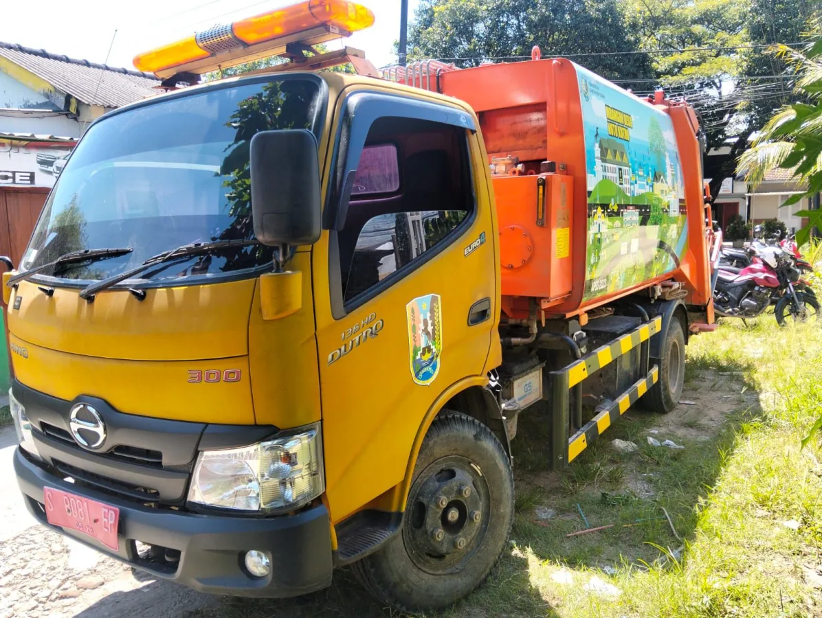 Salip Truk Sampah dari Kiri, Pelajar di Tuban Tewas Kecelakaan