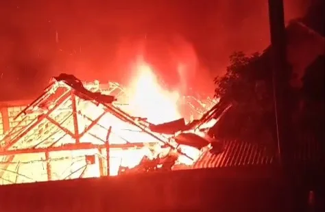 Niat Buat Penerangan Pakai Sandal Karet Saat Mati Lampu, Rumah Lansia di Bojonegoro Ludes Terbakar
