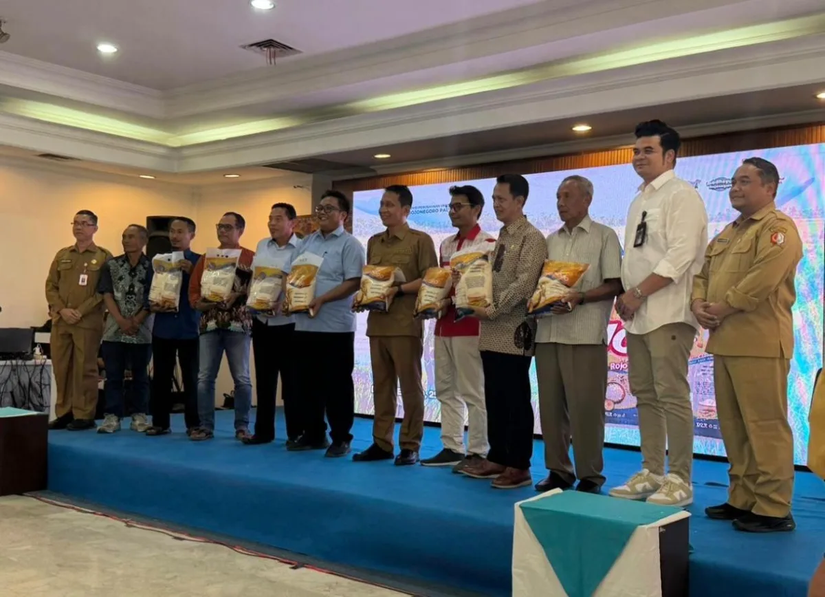 Gebrakan Baru Pemkab Bojonegoro, Rilis Beras Rojo Nogo Demi Dongkrak Ekonomi Petani