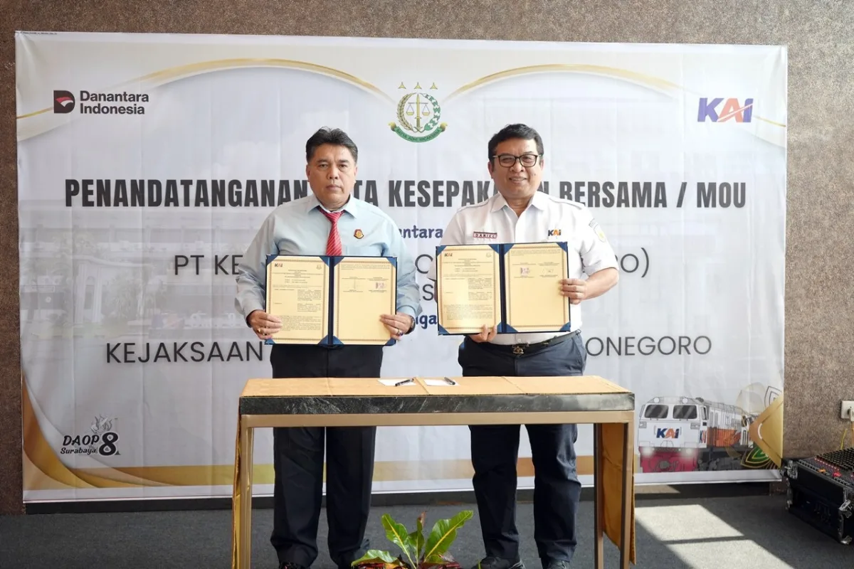 KAI Daop 8 Surabaya dan Kejari Bojonegoro Teken MoU Lindungi Aset Negara