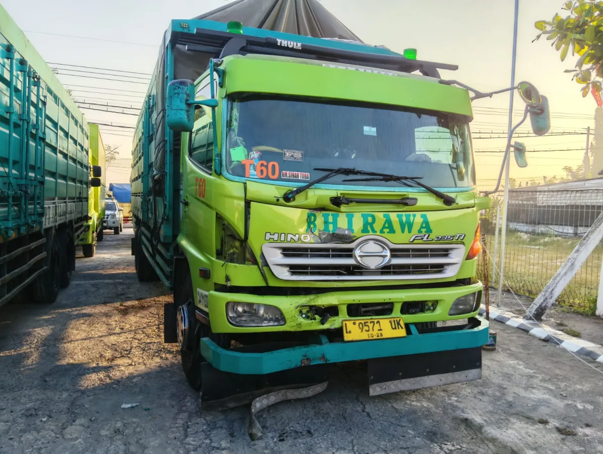 Gagal Nyalip, Truk Hino Hantam Mahasiswa Lamongan hingga Tewas di Bojonegoro!