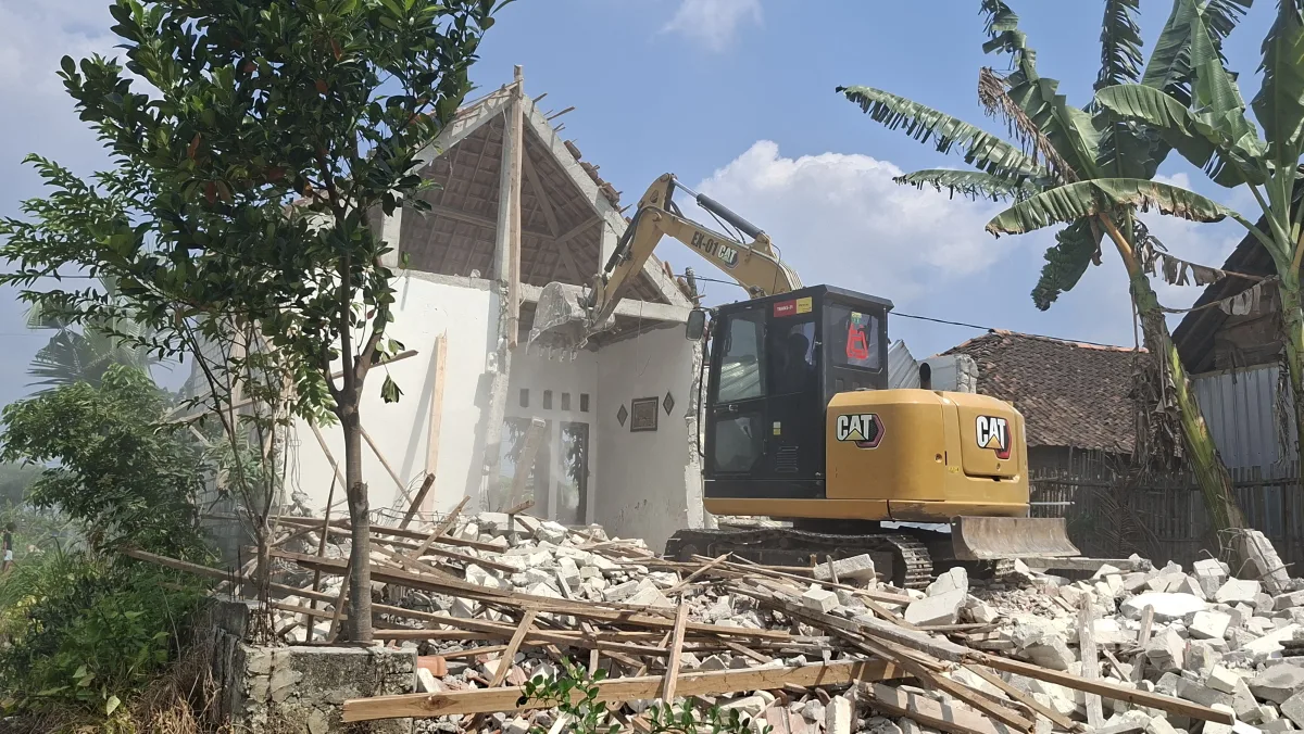 Detik-detik Rumah Pasutri di Bojonegoro Rata Tanah Imbas Dugaan Asmara