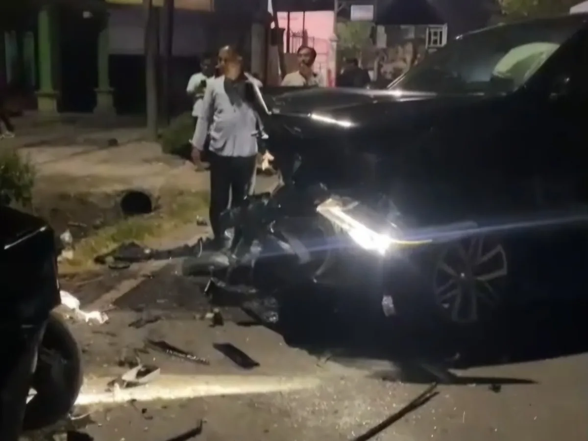 Tabrakan Maut Fortuner vs Panther di Bojonegoro, 2 Orang Luka Parah