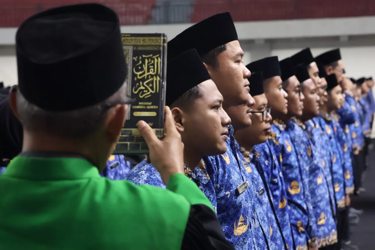 Tekan Stigma "Kerja Santai Gaji Jalan Terus", Bupati Setyo Wahono Lantik 571 PNS Bojonegoro