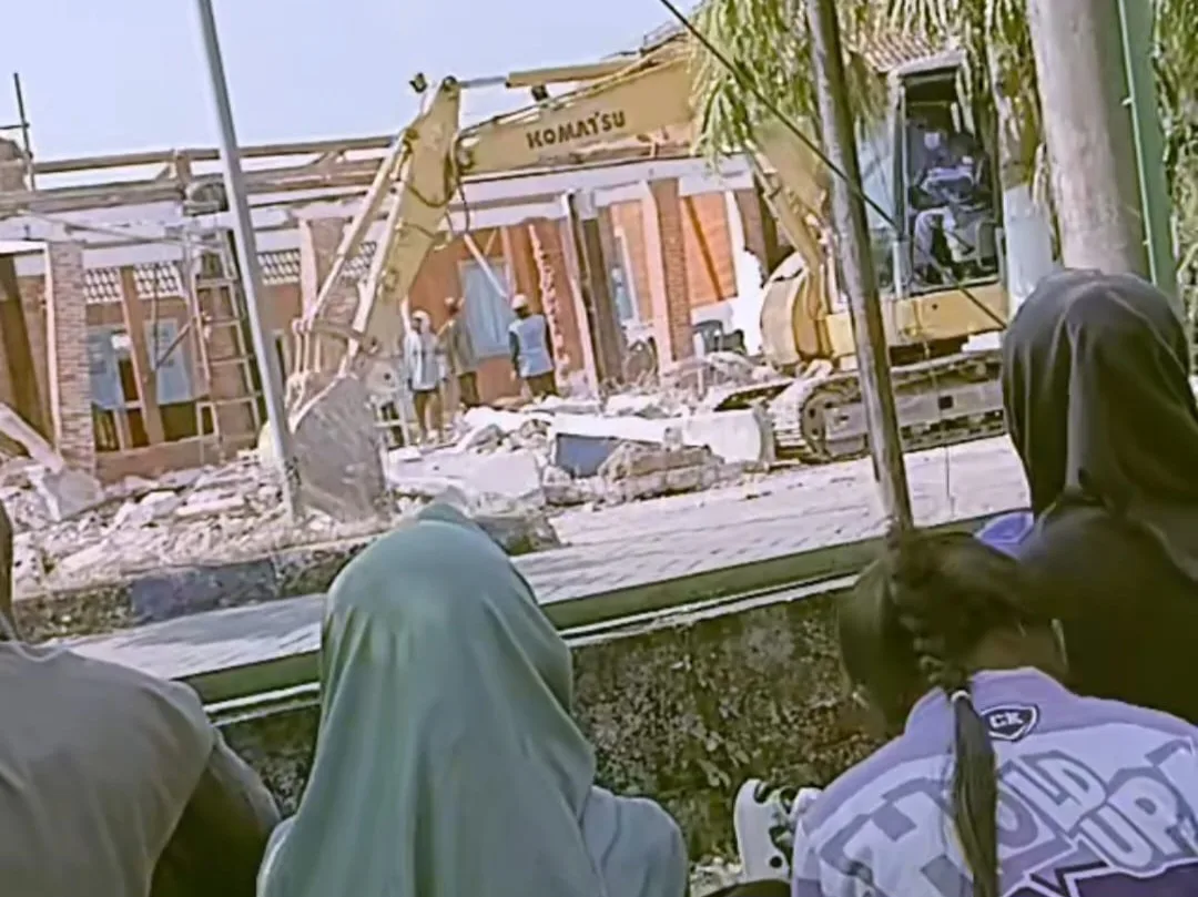 Rumah Kasun di Bojonegoro Diratakan Pakai Alat Berat, Harta Gono-Gini Berujung Viral