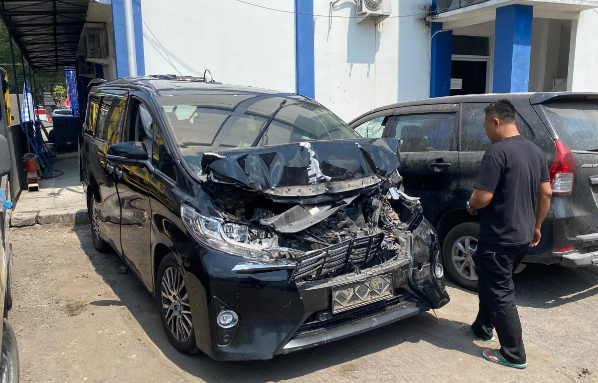 Mobil Alphard yang Ditumpangi Anwar Zahid Diamankan di Satlantas Polres Bojonegoro, Begini Kondisinya