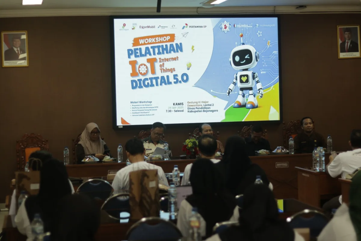 Tertinggal Jauh dari Sekolah Swasta, Puluhan Guru SD-SMP Negeri di Bojonegoro Digembleng Ilmu IoT