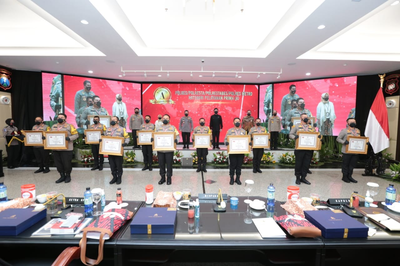 Enam Polres Jajaran Polda Jatim Terima Predikat Pelayanan Prima Dari Menpan RB