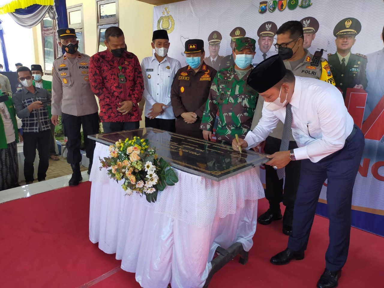 Bupati Sampang Resmikan Gedung Baru Mapolsek Pangarengan Polres Sampang