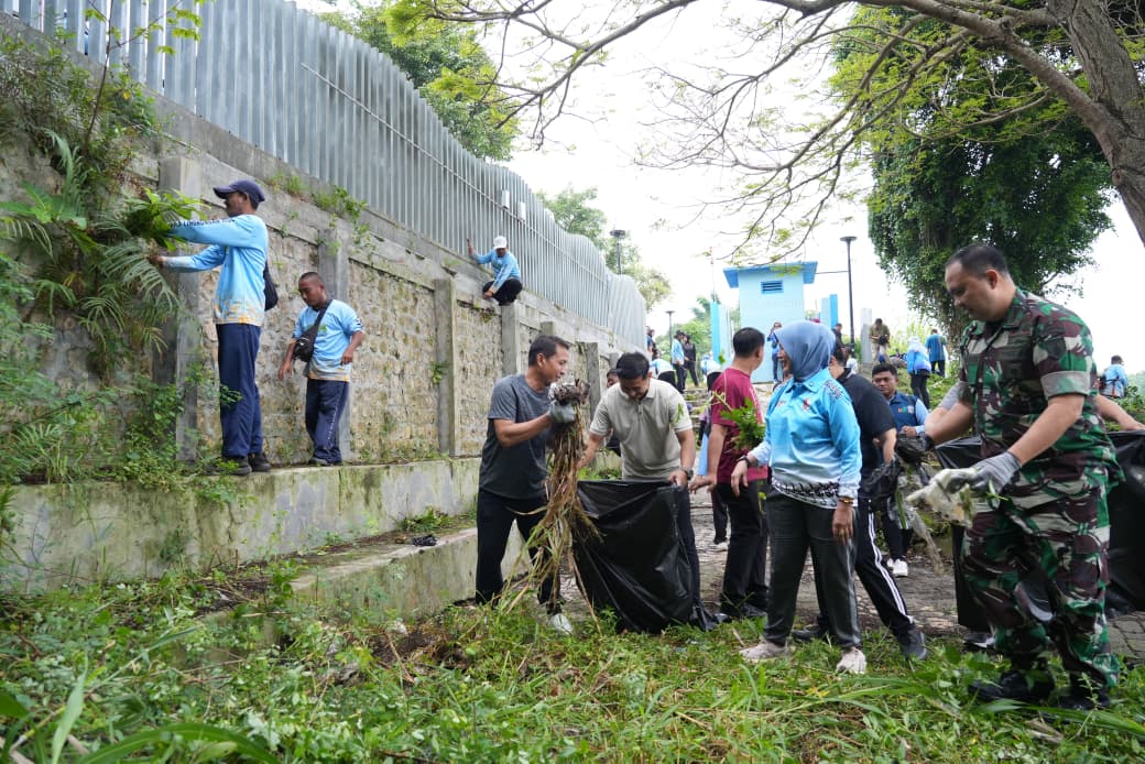 Wahono - Nurul Ajak Warga Bangkitkan Kerja Bakti di Bojonegoro