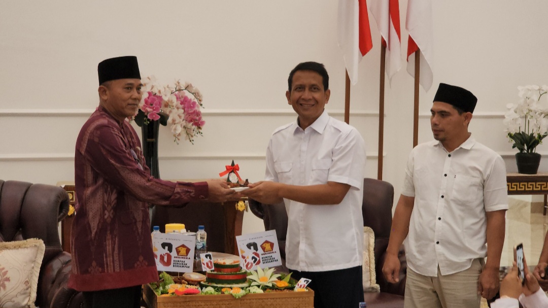 Relawan Santri Derek Kyai Rayakan HUT Gerindra ke 18 Bersama Bupati Bojonegoro