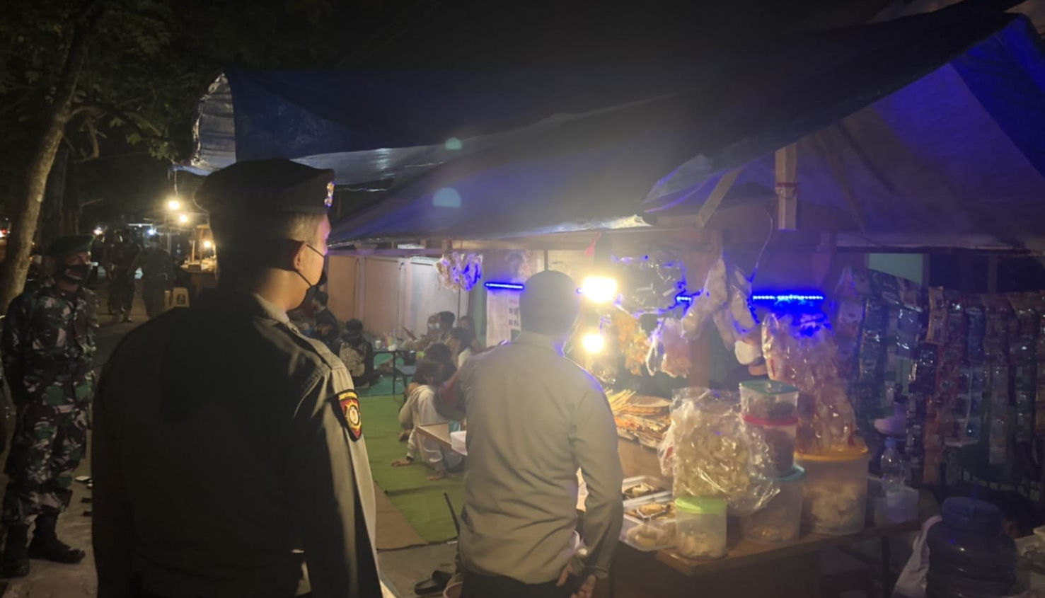 Dalam Rangka Pendisiplinan 5M, Tim Gabungan Polres Tulungagung dan Satgas Covid Menggelar Patroli Sk