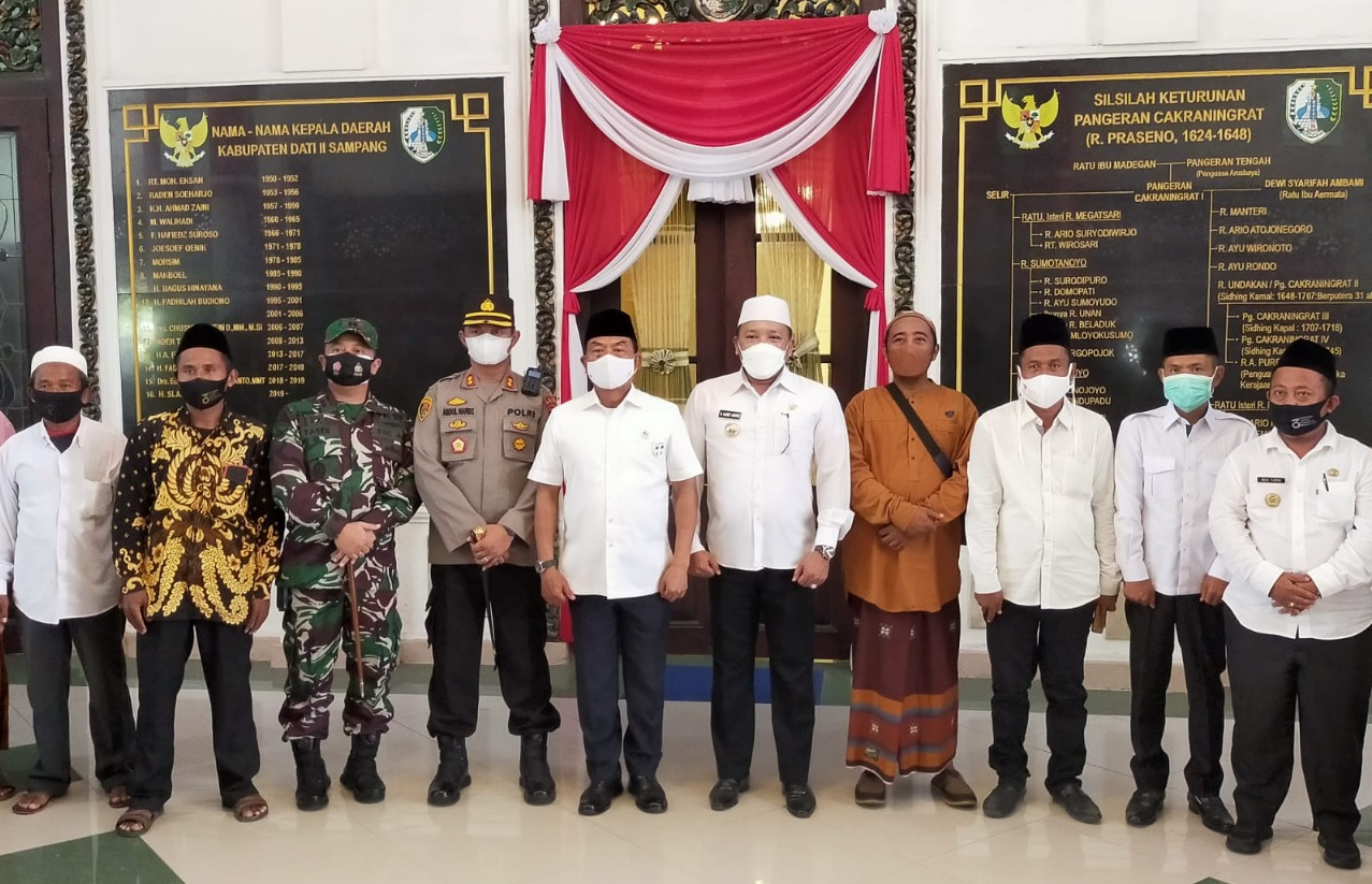 Kepala Staf Kepresidenan RI Apresiasi Kinerja Forkopimda Kabupaten Sampang Dalam Penanganan Covid-19