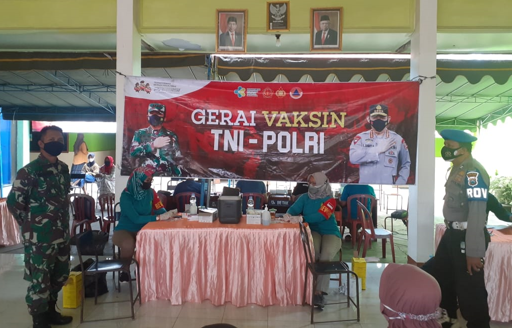 Polres Tulungagung Gelar Vaksinasi Pelajar dan Masyarakat di Wilayah Kalidawir