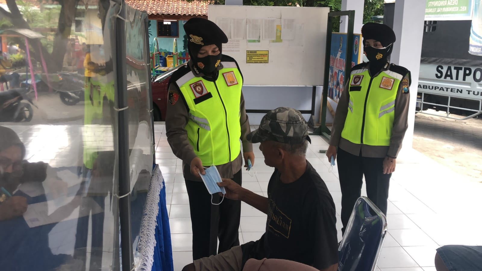 Gelar Ops Yustisi Didepan Balai Desa Ringinpitu, Satgas Covid 19 Tulungagung Jaring Sepuluh Pelangga