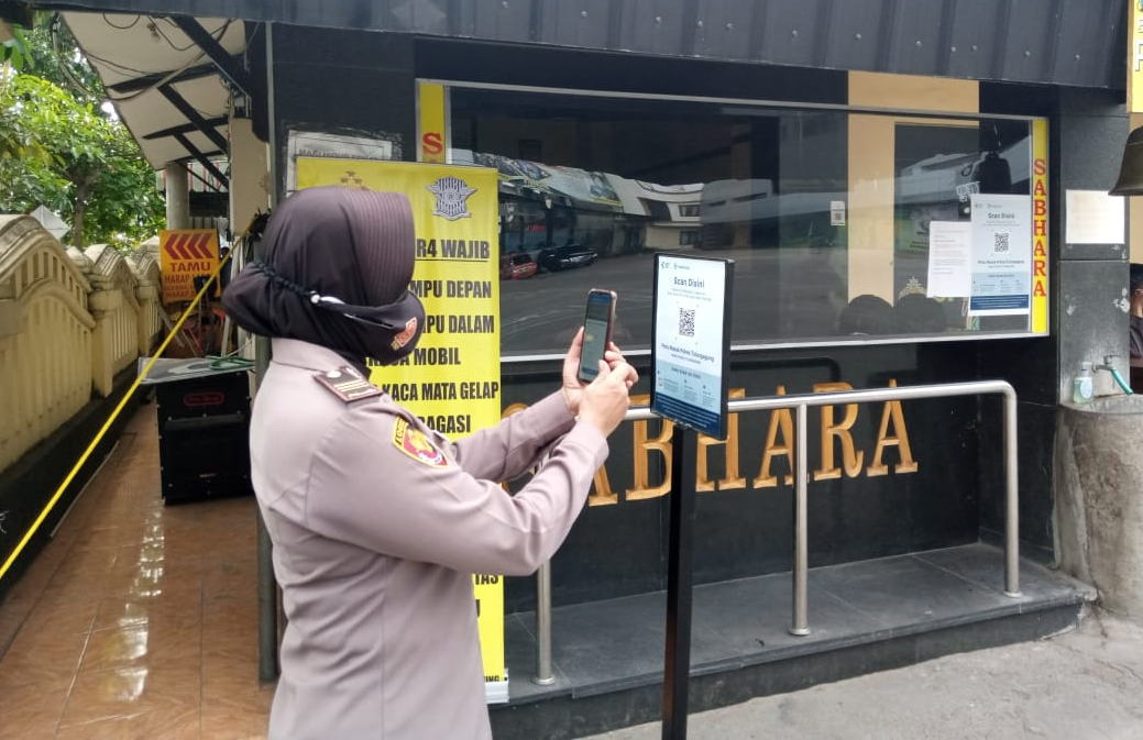 Masuk Mapolres Tulungagung Wajib Gunakan Aplikasi PeduliLindungi